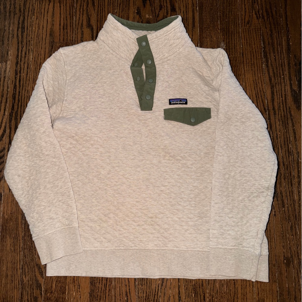Patagonia Women’s Cream and Olive Crewneck Sweater